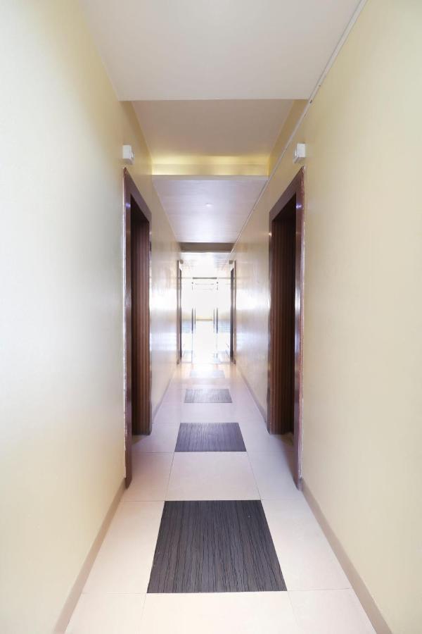 Oyo 10679 Hotel Nanashree Executive Vagholi Kültér fotó